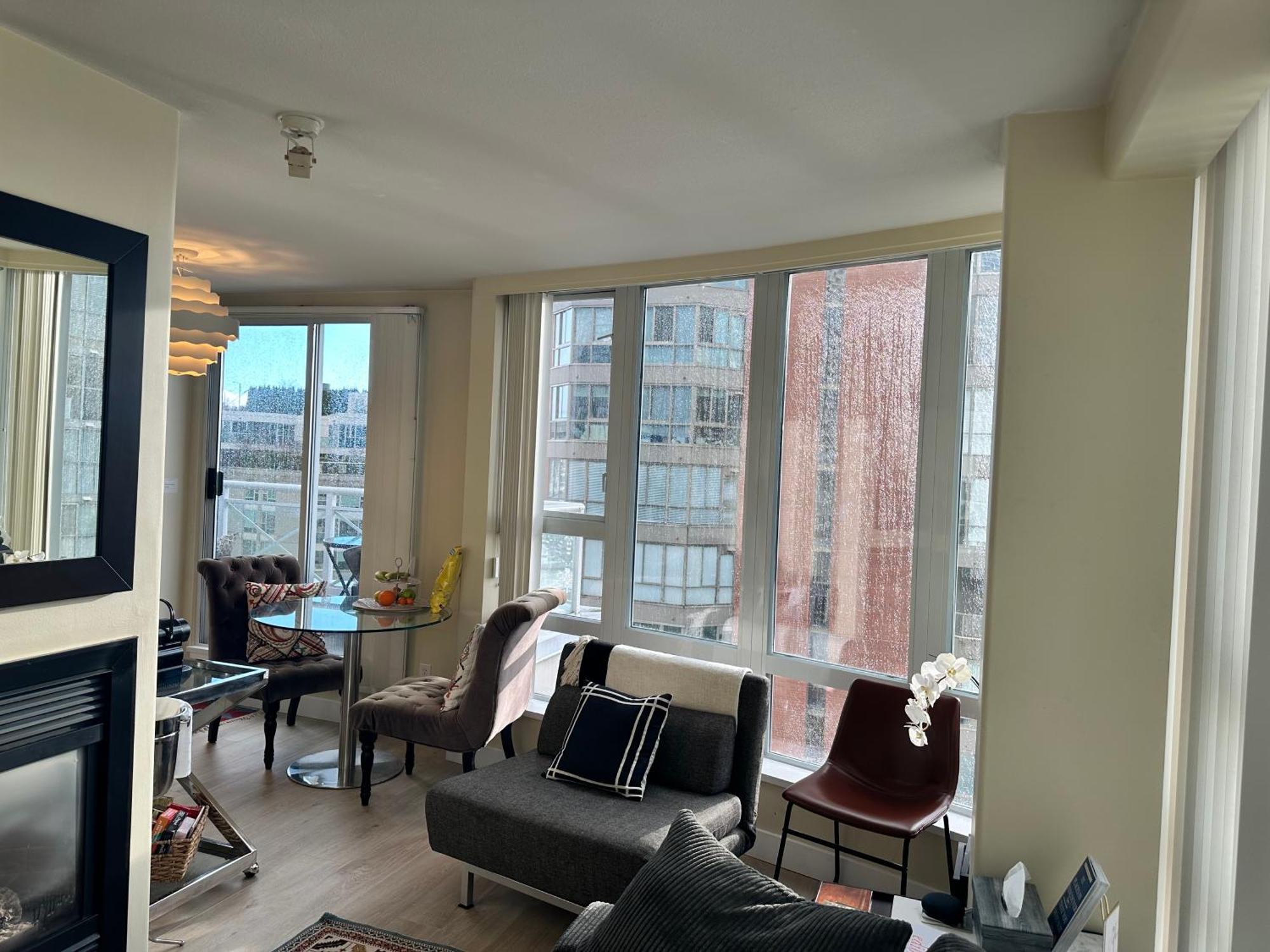 Penthouses Of Beach Ave Ванкувър Екстериор снимка