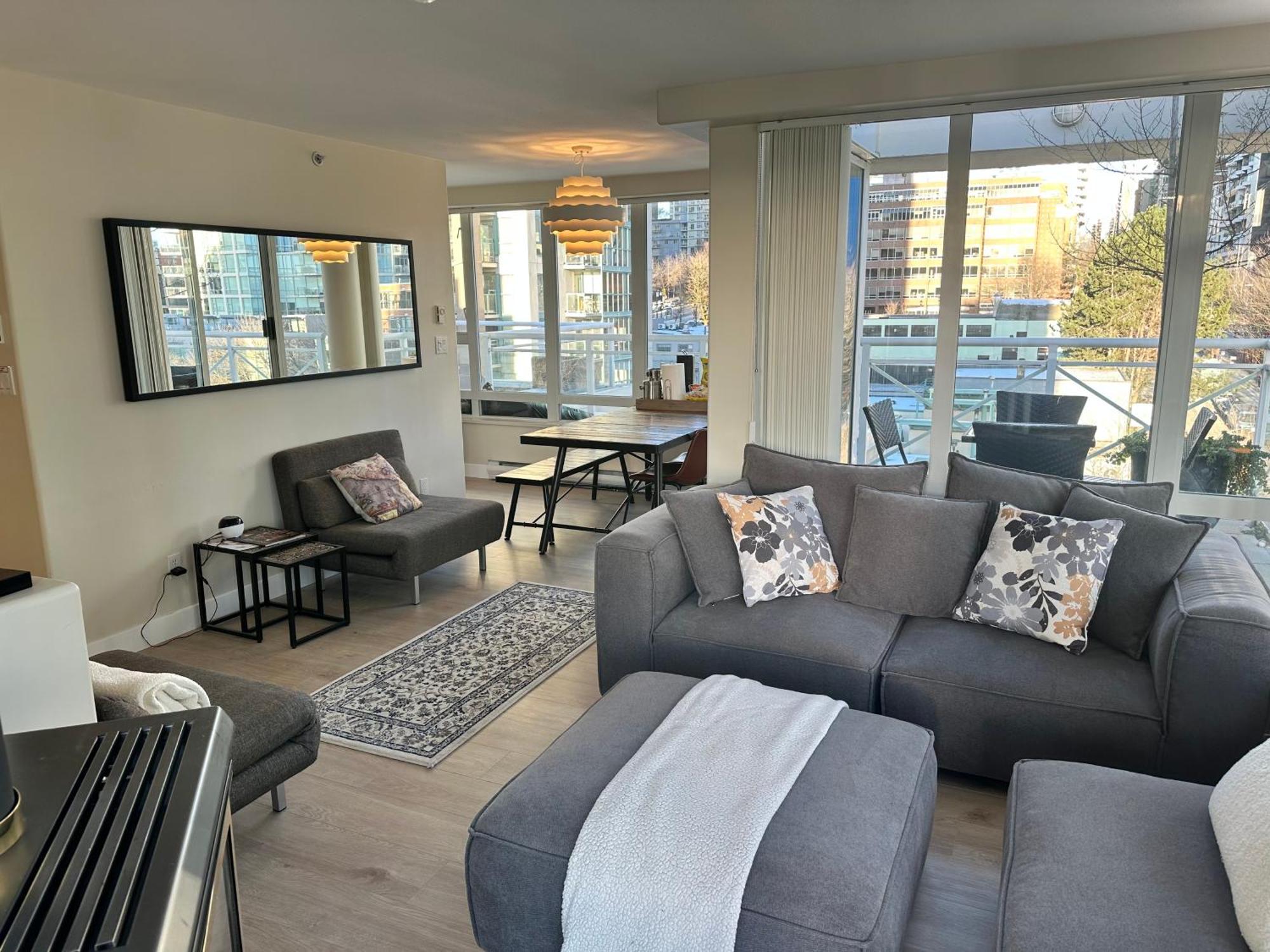 Penthouses Of Beach Ave Ванкувър Екстериор снимка